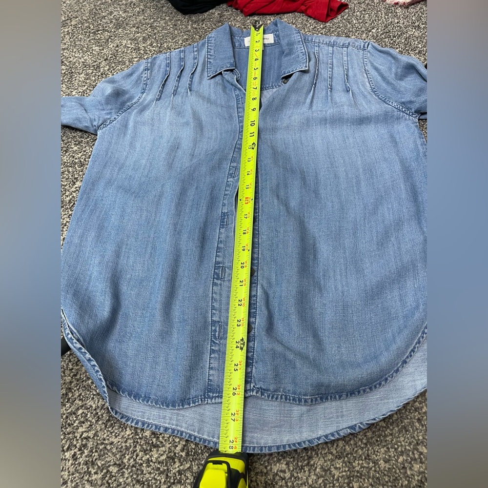 Cloth & Stone NWOT Pleated Denim Chambray Button Down Long Sleeved Shirt Small - Picture 9 of 10